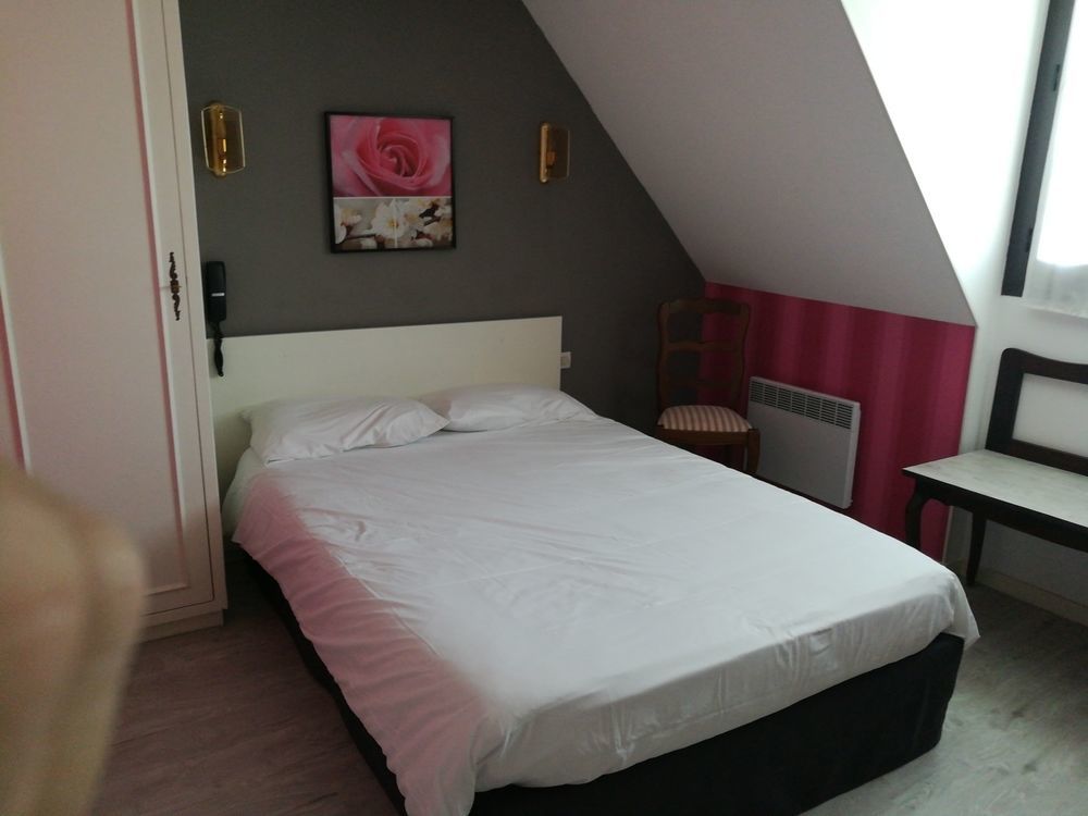 Contact Hotel Du Relais Thouars Kültér fotó