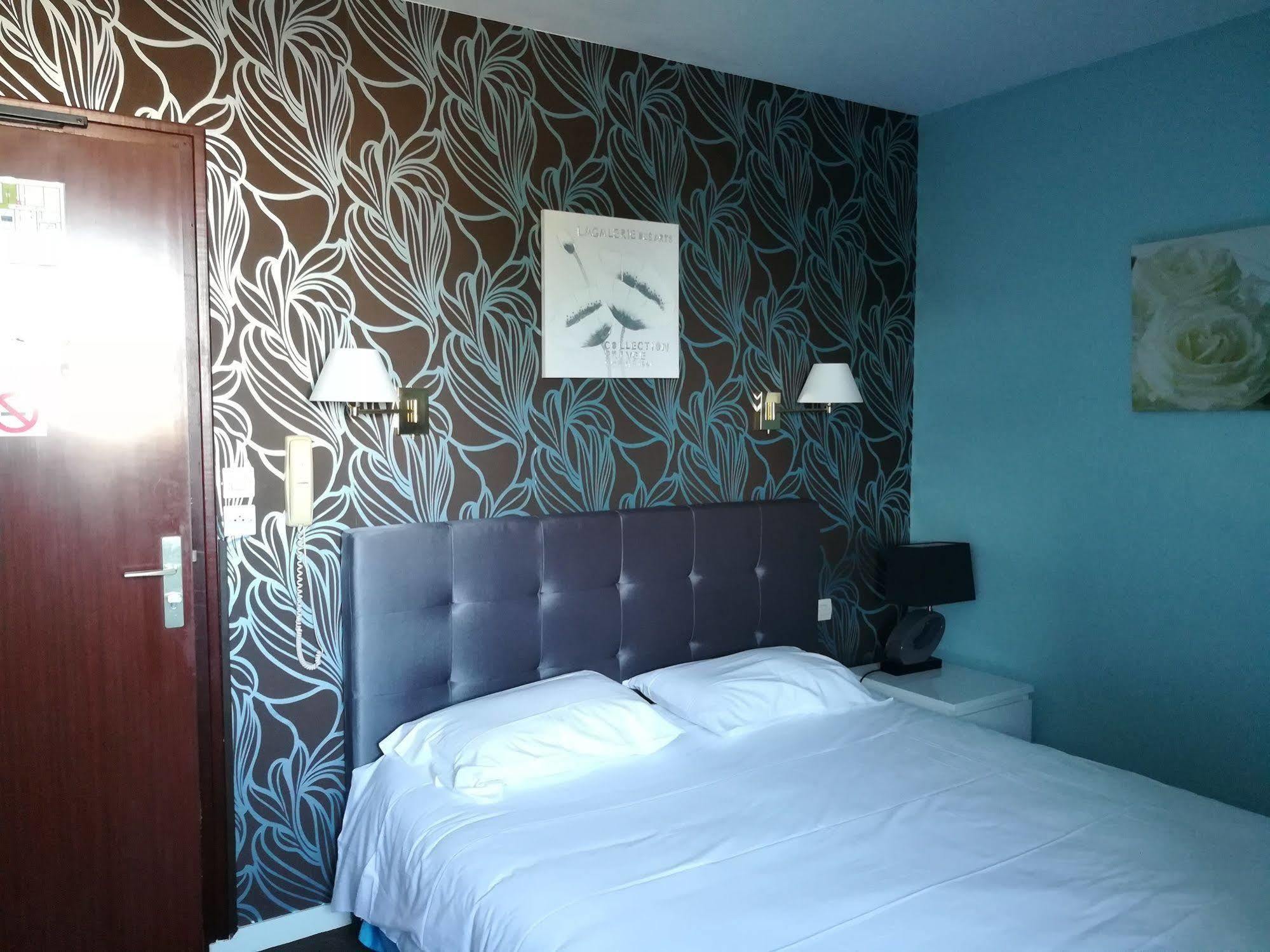Contact Hotel Du Relais Thouars Kültér fotó