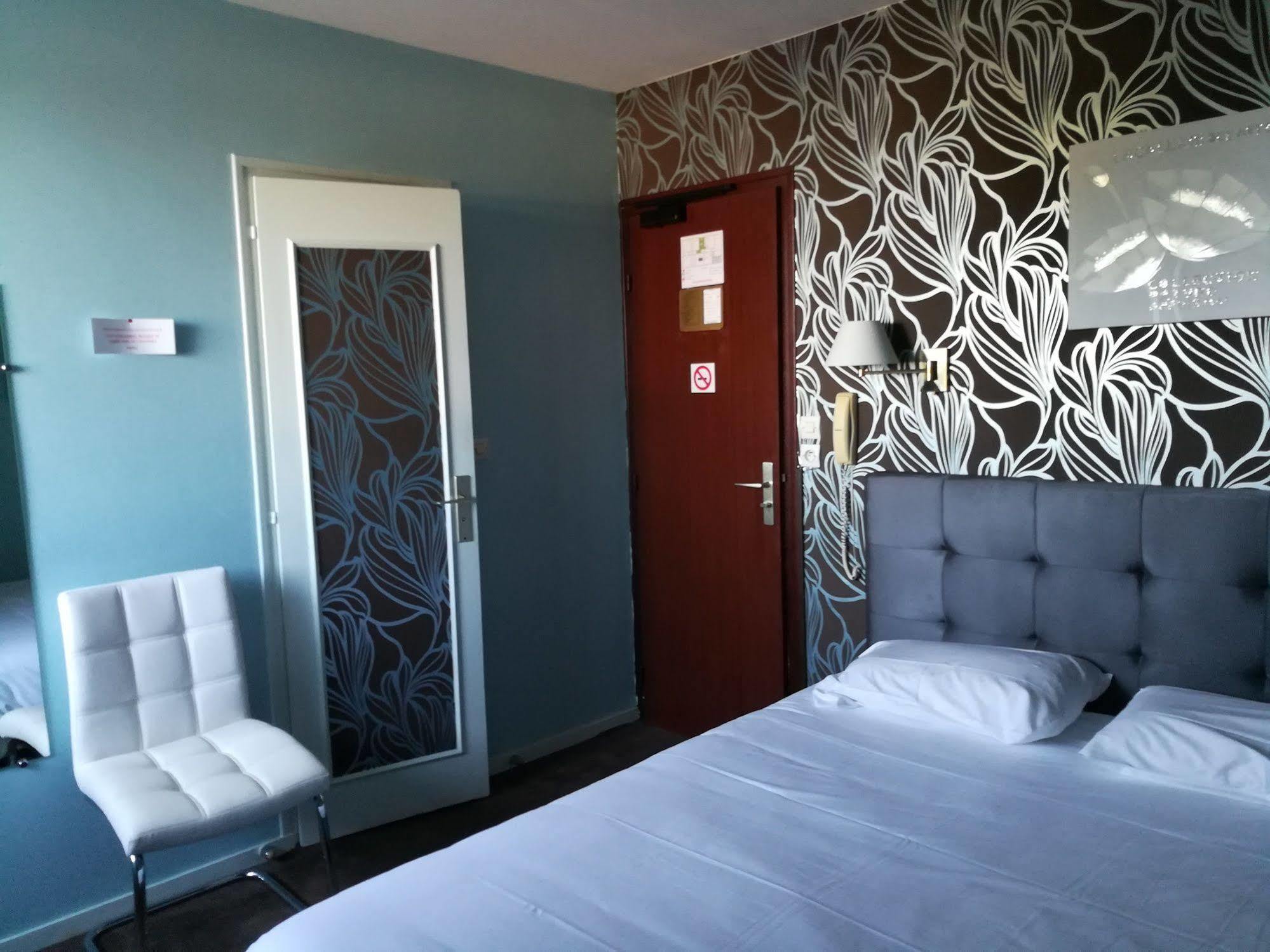 Contact Hotel Du Relais Thouars Kültér fotó